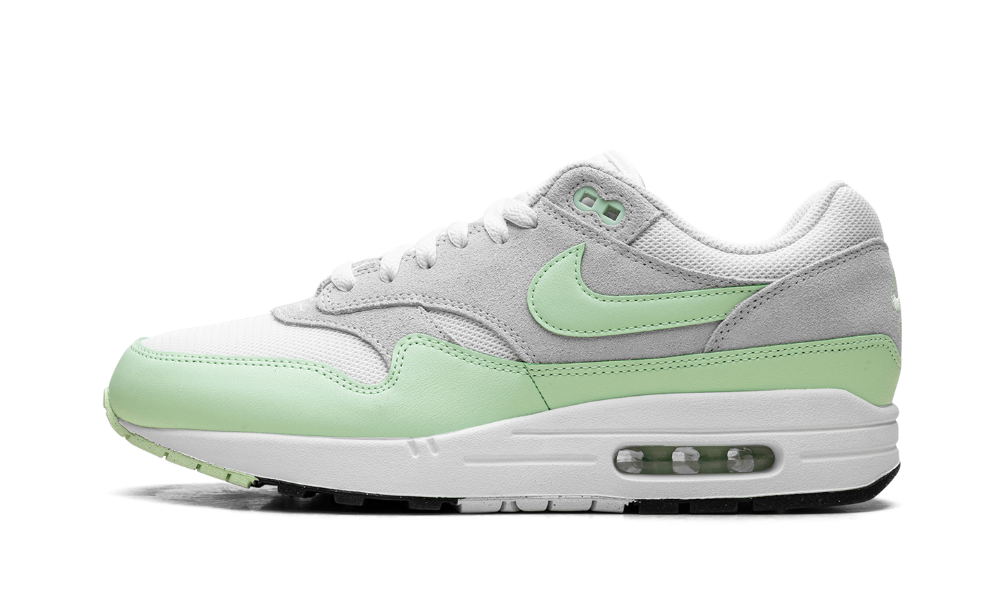 Air Max 1 Essential "Vapor Green"