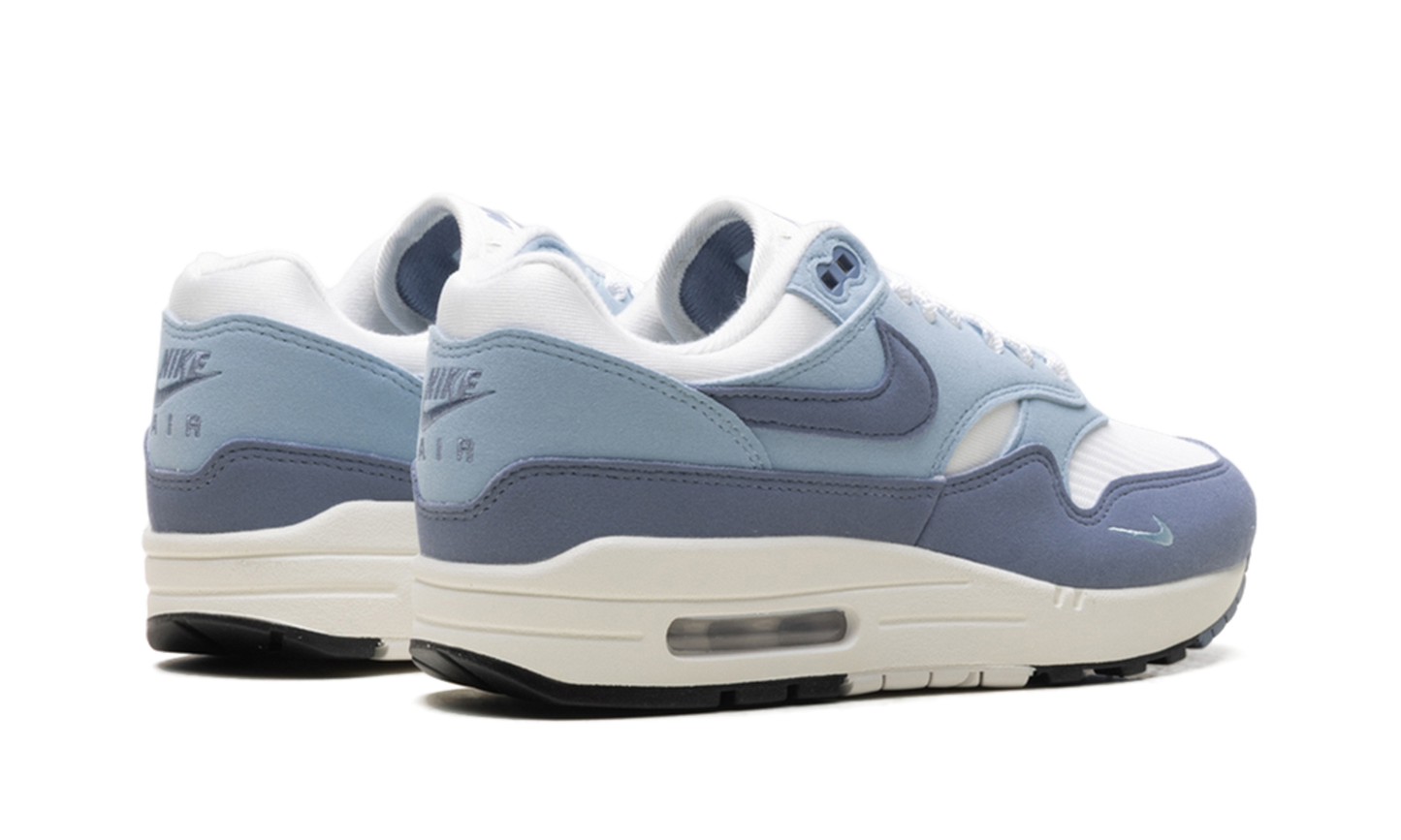 Nike Air Max 1 '87 WMNS "Light Armory Blue Ashen Slate"