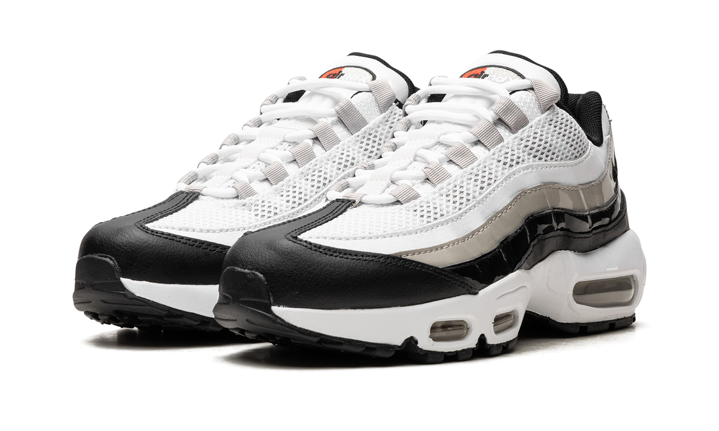 AIR MAX 95 WMNS "Light Iron Ore / Black Patent"