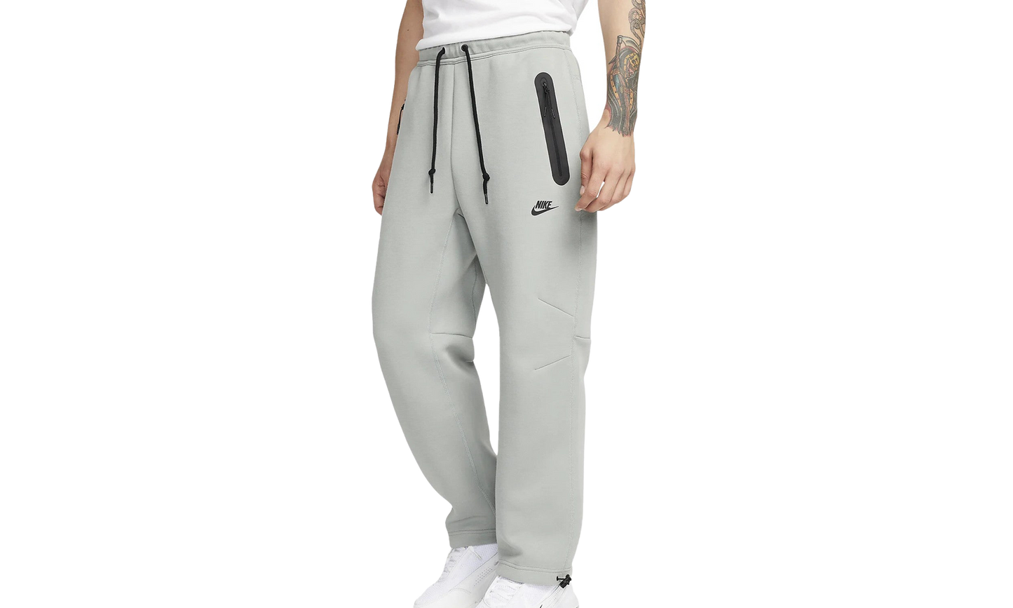Sportswear Tech Fleece Joggers "Mica Green"
