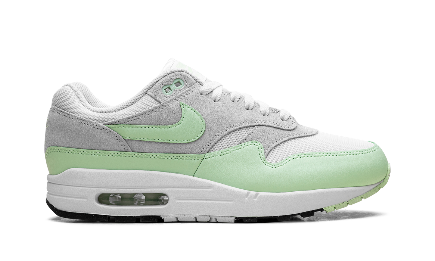 Air Max 1 Essential "Vapor Green"